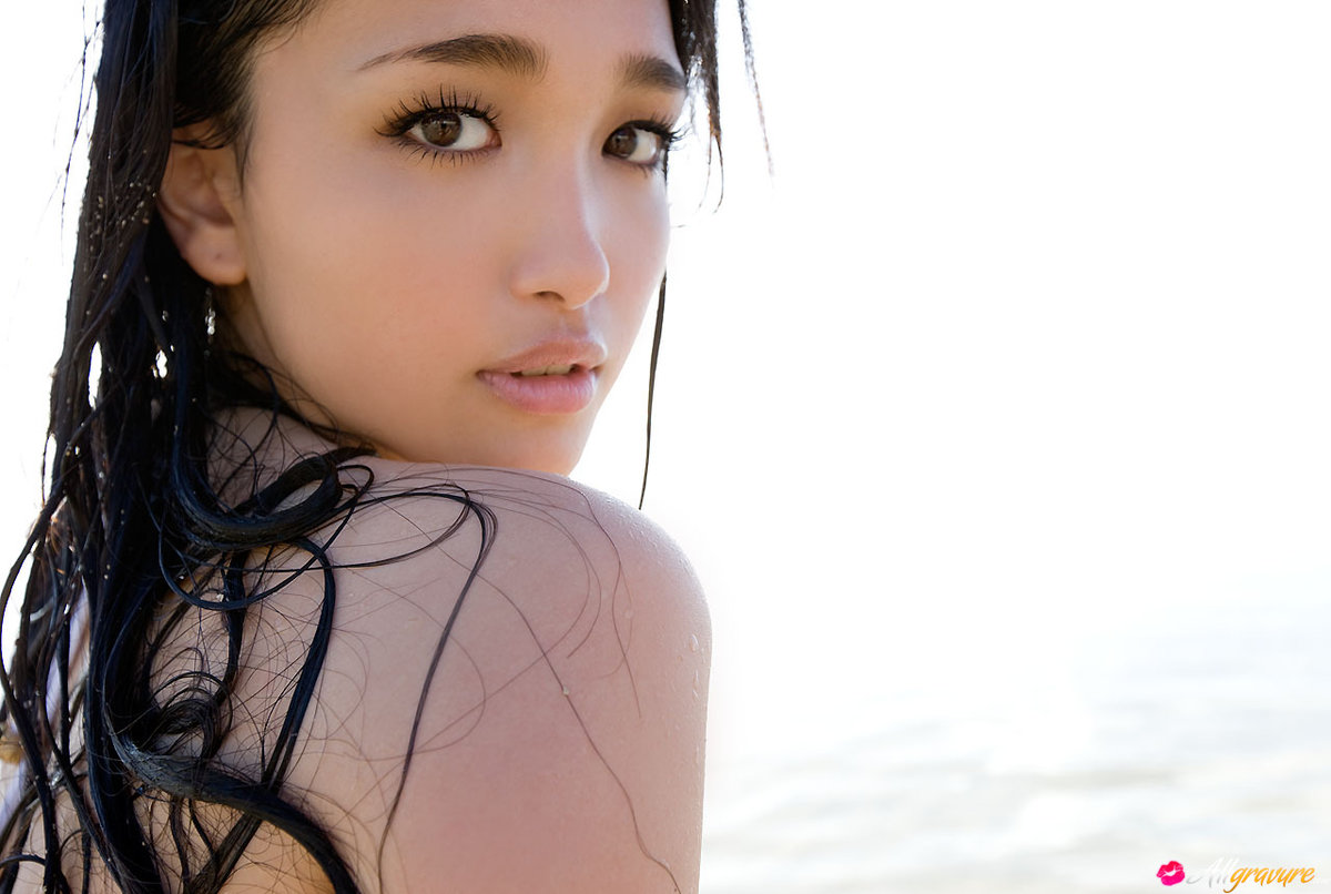 Reon Kadena in All Gravure set Loves Tale