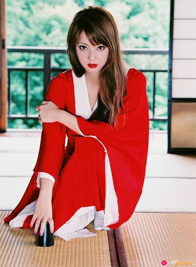 Sweet and charming model Nozomi Sasaki bares her smoking hot body in Loco Princess