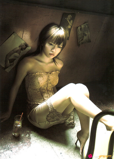 Yumiko Shaku in Bessatsu Shaku Yumiko from All Gravure