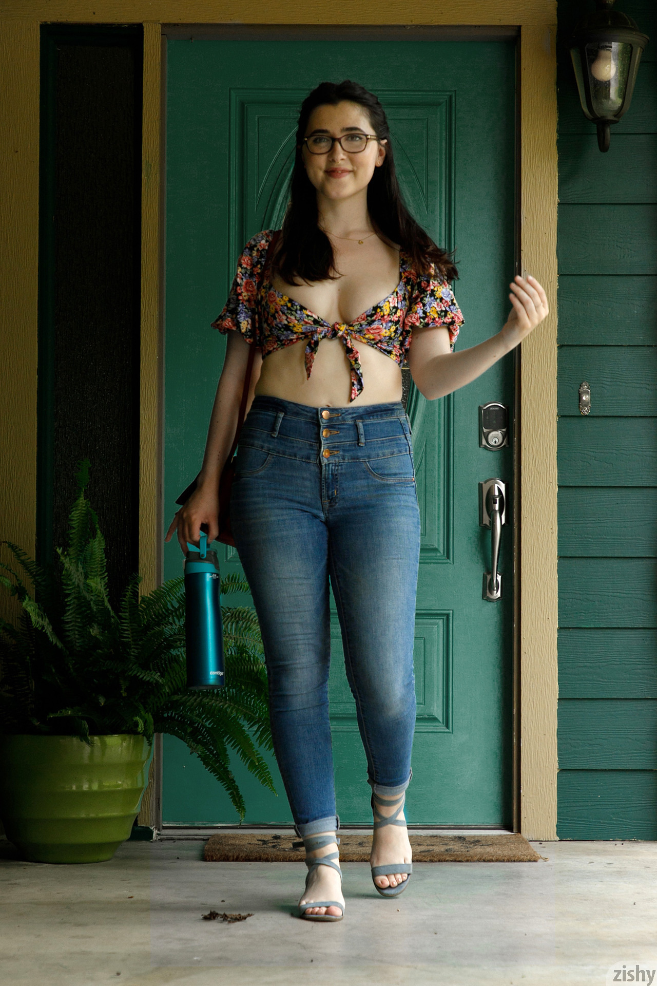 Ophelia Palantine in Zishy set Renaissance Cornhole