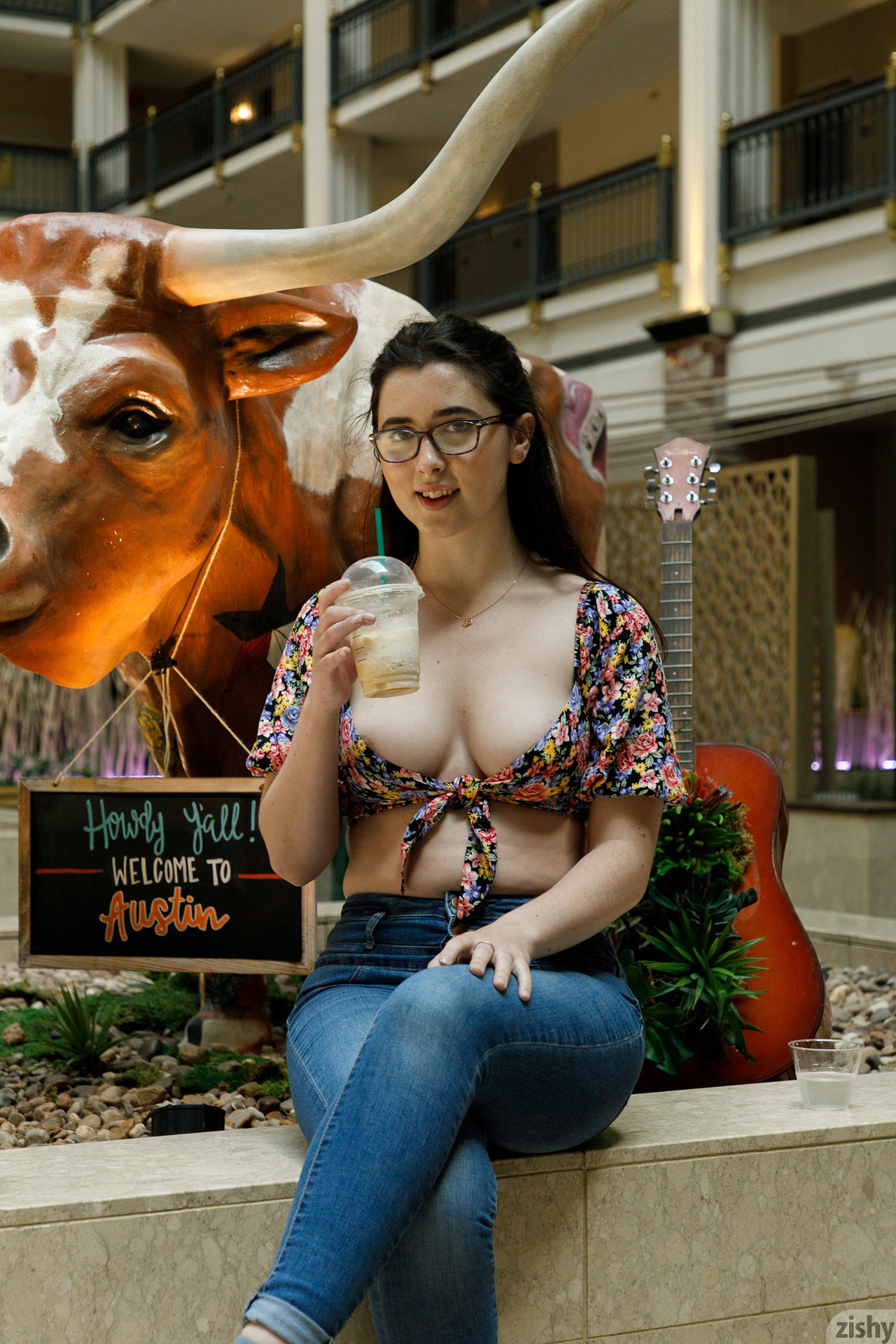 Ophelia Palantine in Zishy set Renaissance Cornhole