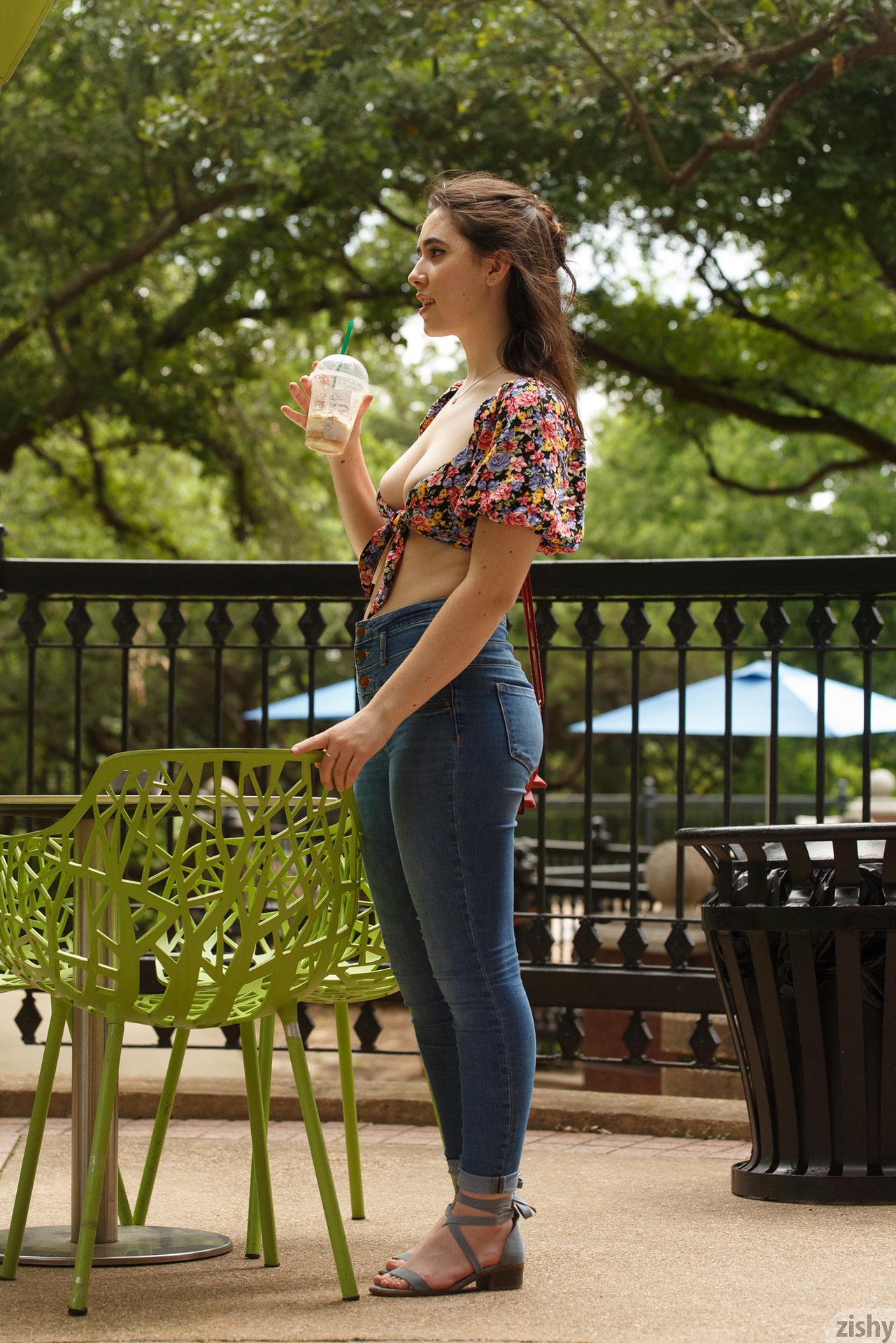 Ophelia Palantine in Zishy set Renaissance Cornhole