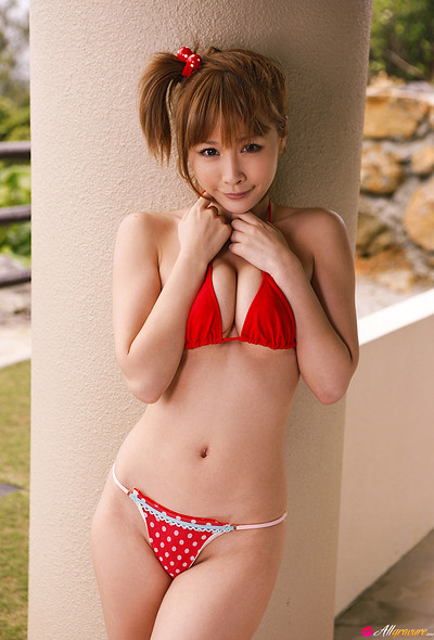 Iyo Hanaki in Bottoms Up from All Gravure