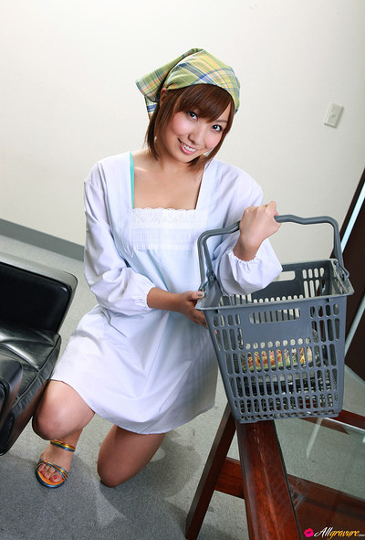 Kana Natsugaki in Cashier Girl from All Gravure
