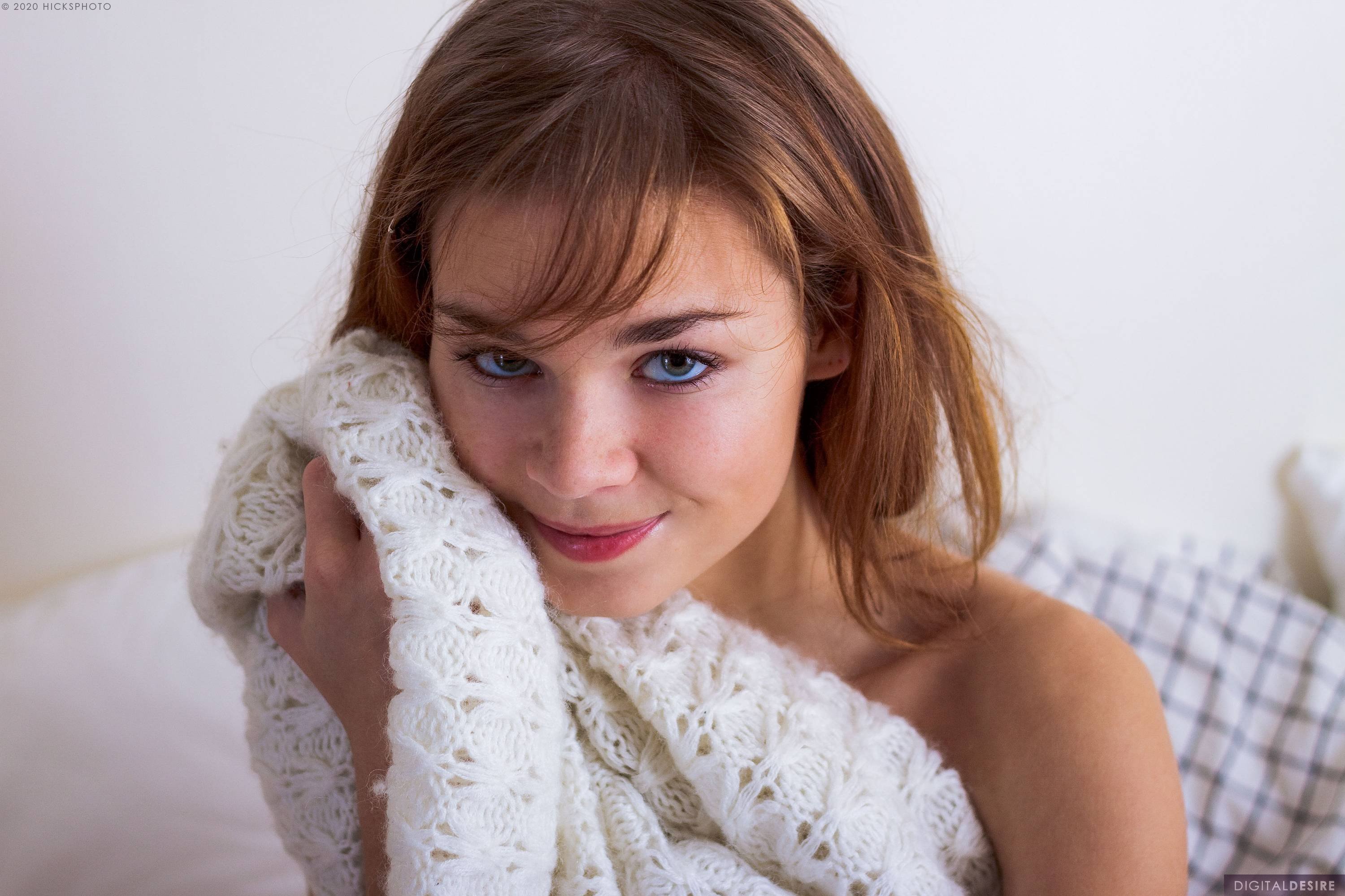 Justine in Digital Desire set Sweet babe
