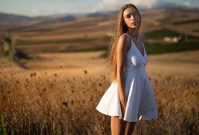 Alina in Fields Of Gold from Photodromm