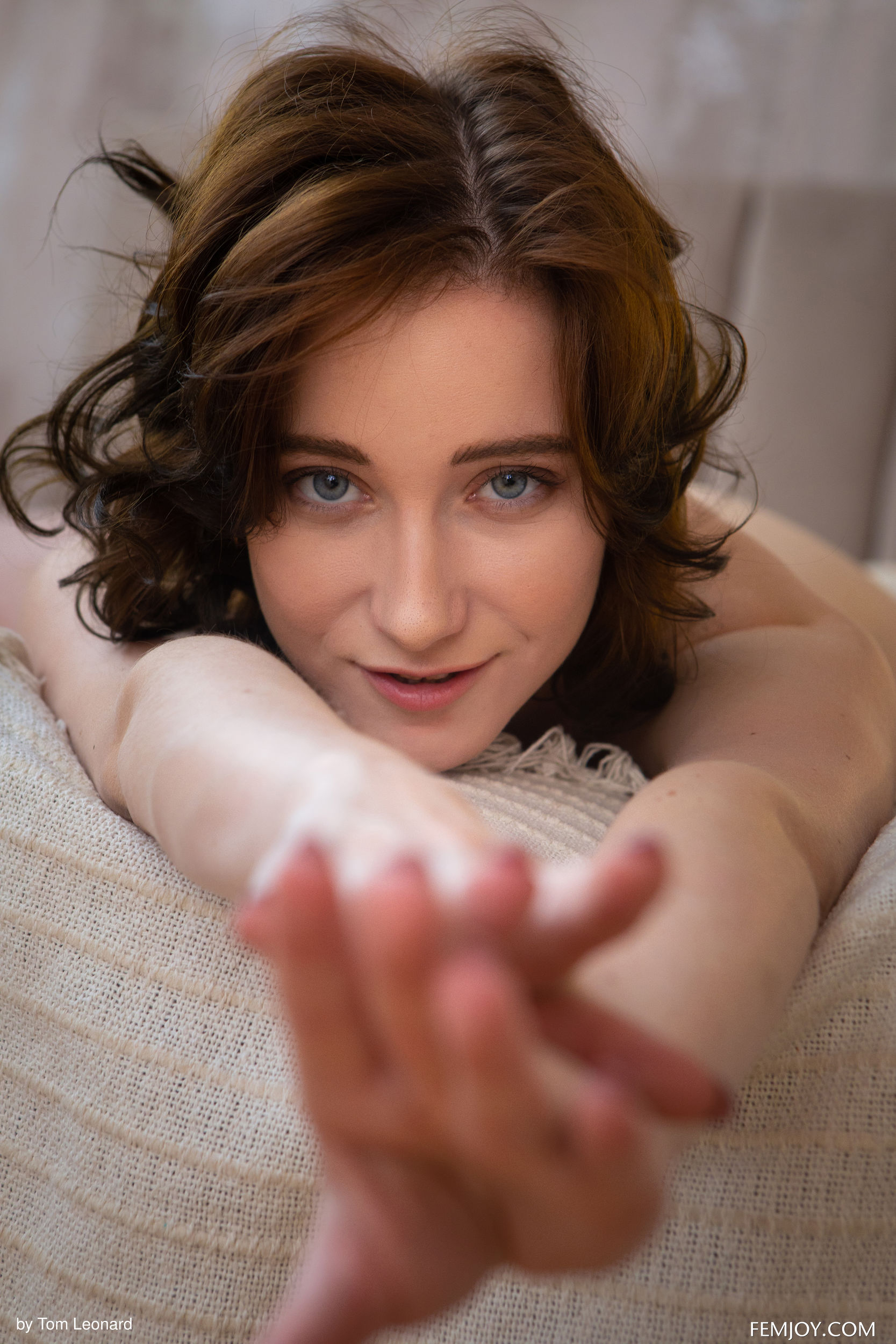 Rona Talin in Femjoy set Lithe