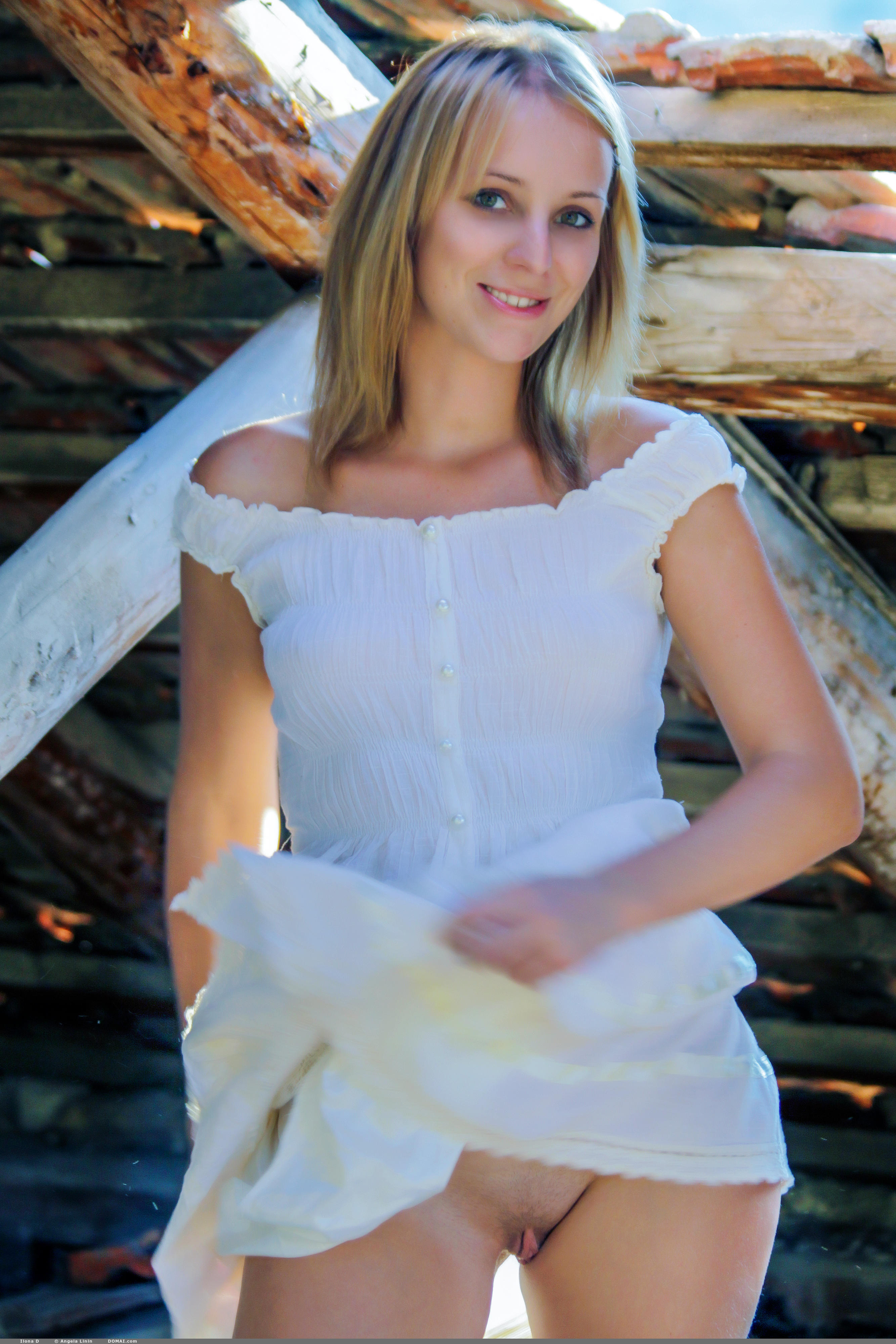 Ilona D in Domai set Ilona D 2