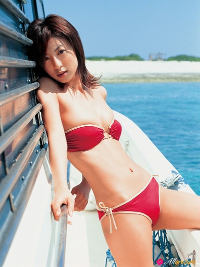Mariko Okubo in Konatsu from All Gravure