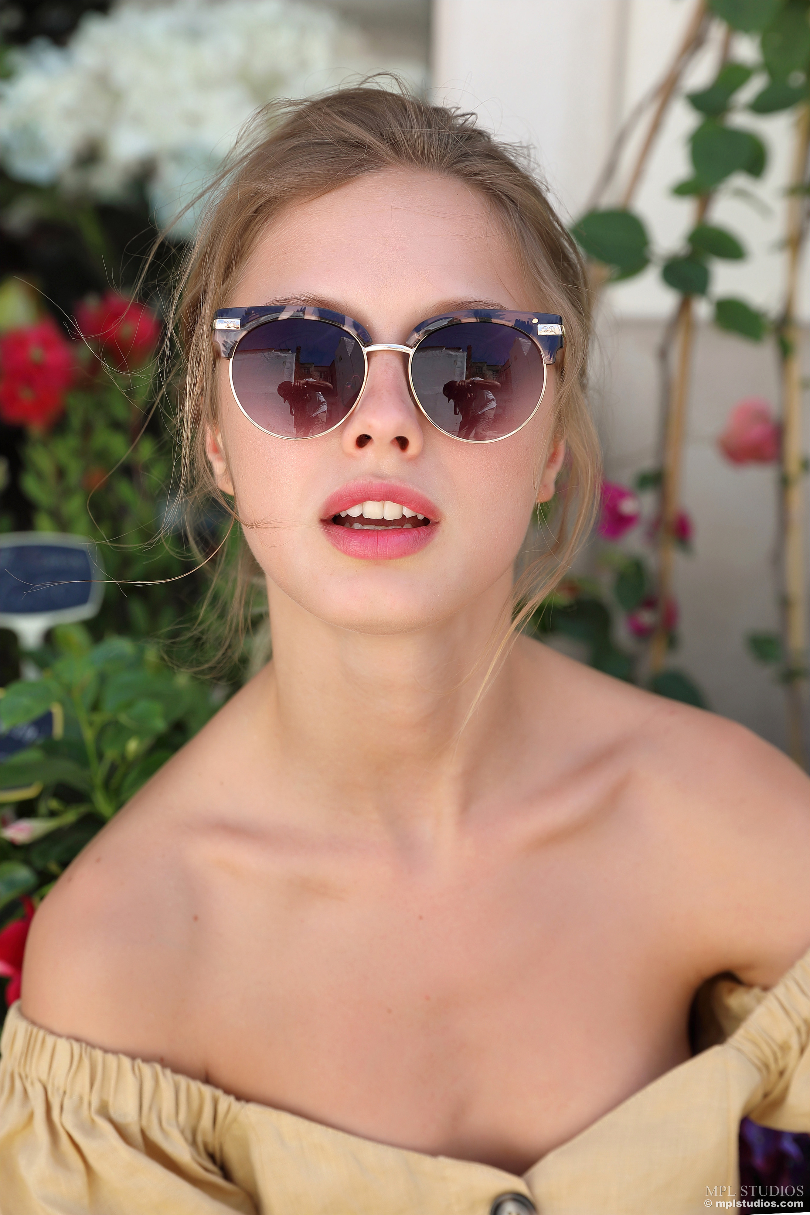 Clarice in MPL Studios set Postcard from Santarem