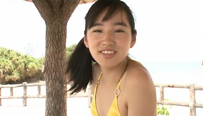 Daring and youthful vixen Mai Yasuda displays her marvelous curves