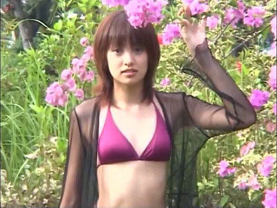 Daring and youthful all gravure girl Akina Minami erotically poses in Sweet Days