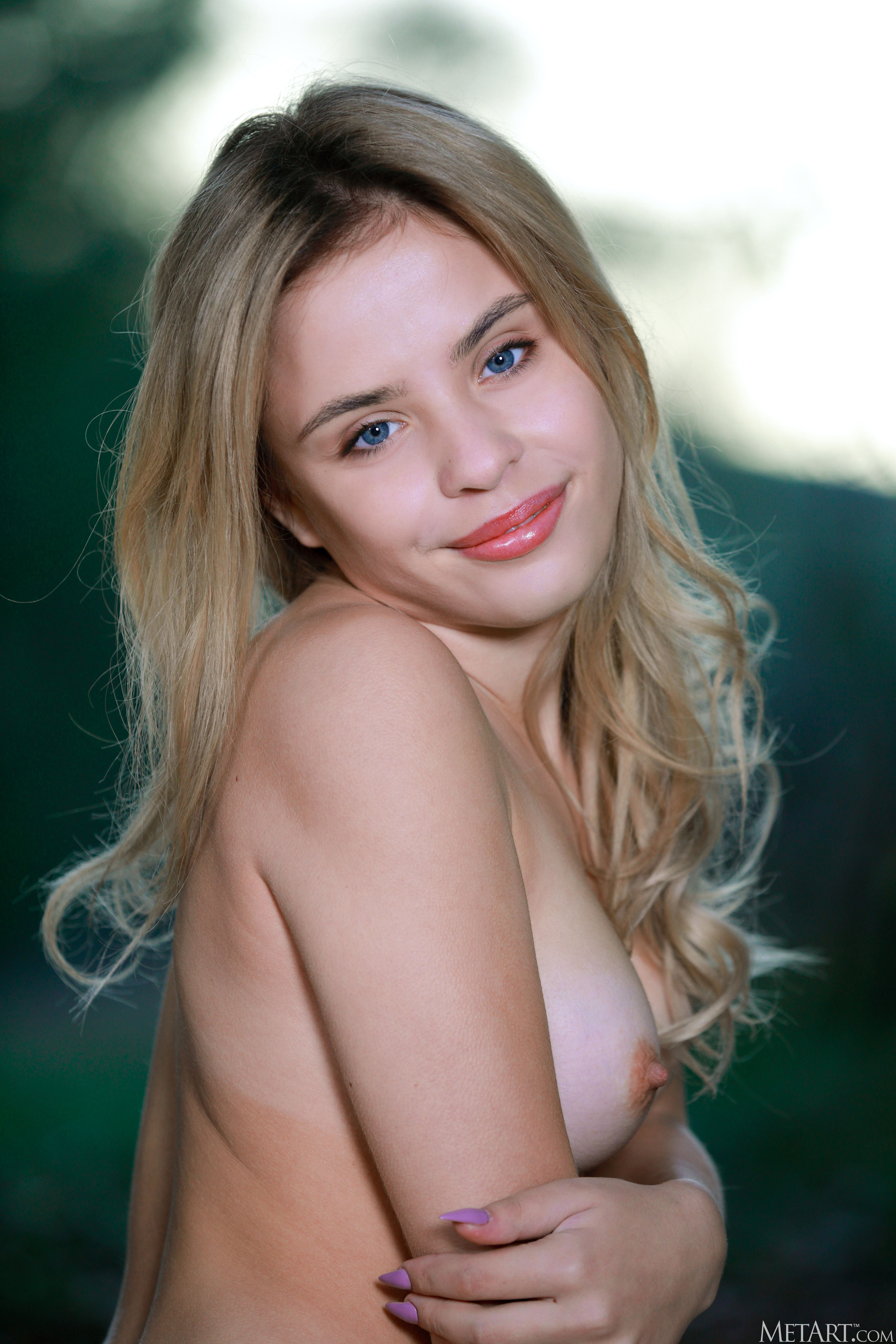 Monika Jelolt in Metart set Presenting Monika Jelolt