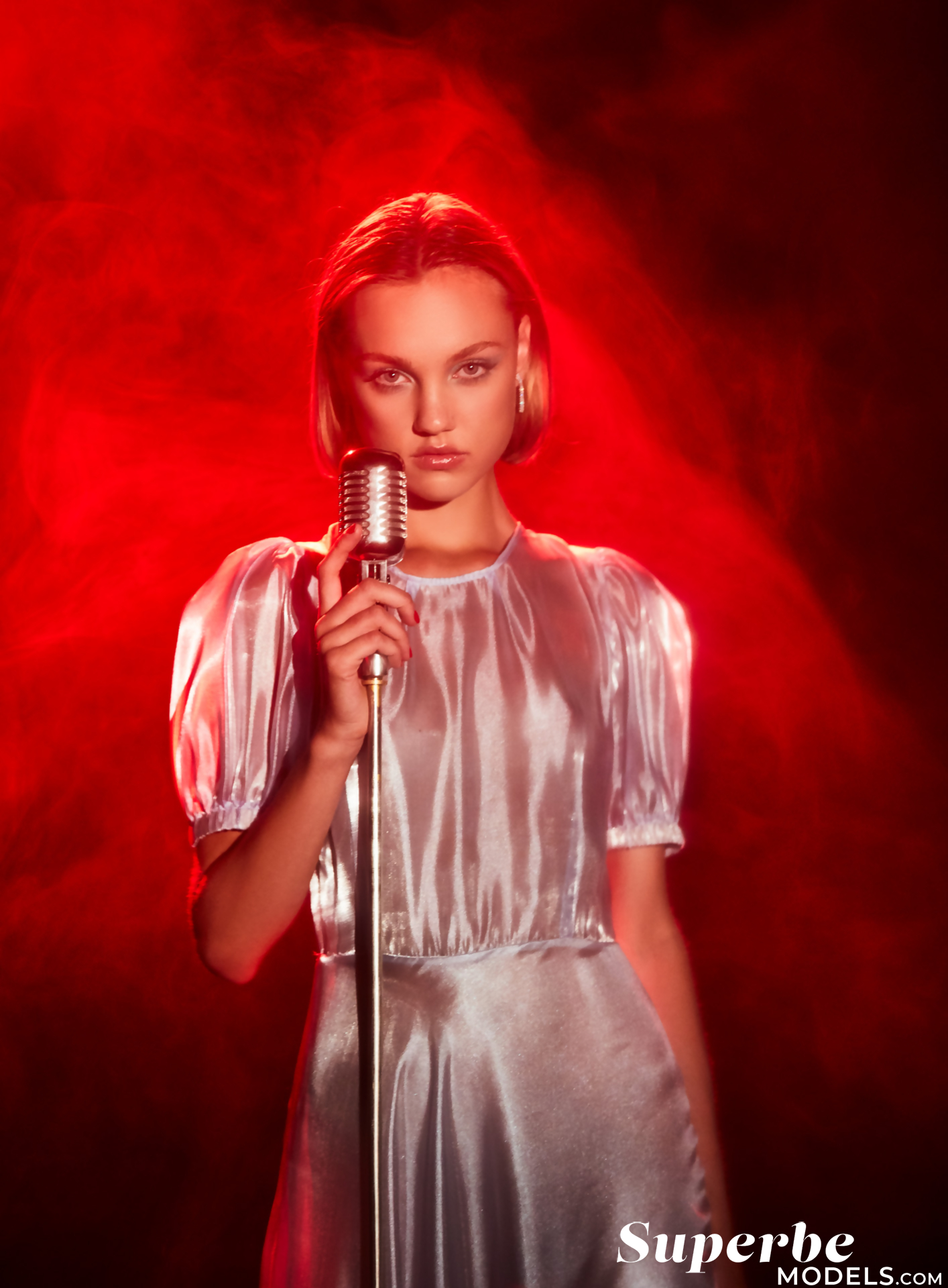 Hannah Ray in Superbe set Stay