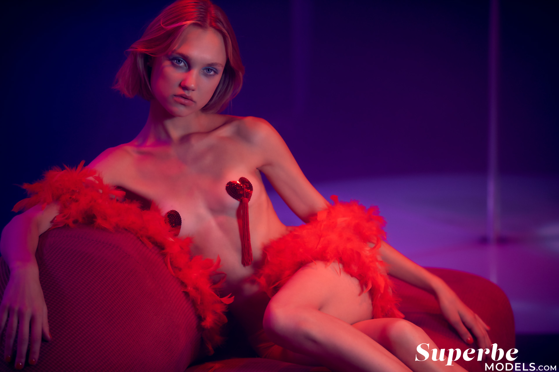 Hannah Ray in Superbe set Stay
