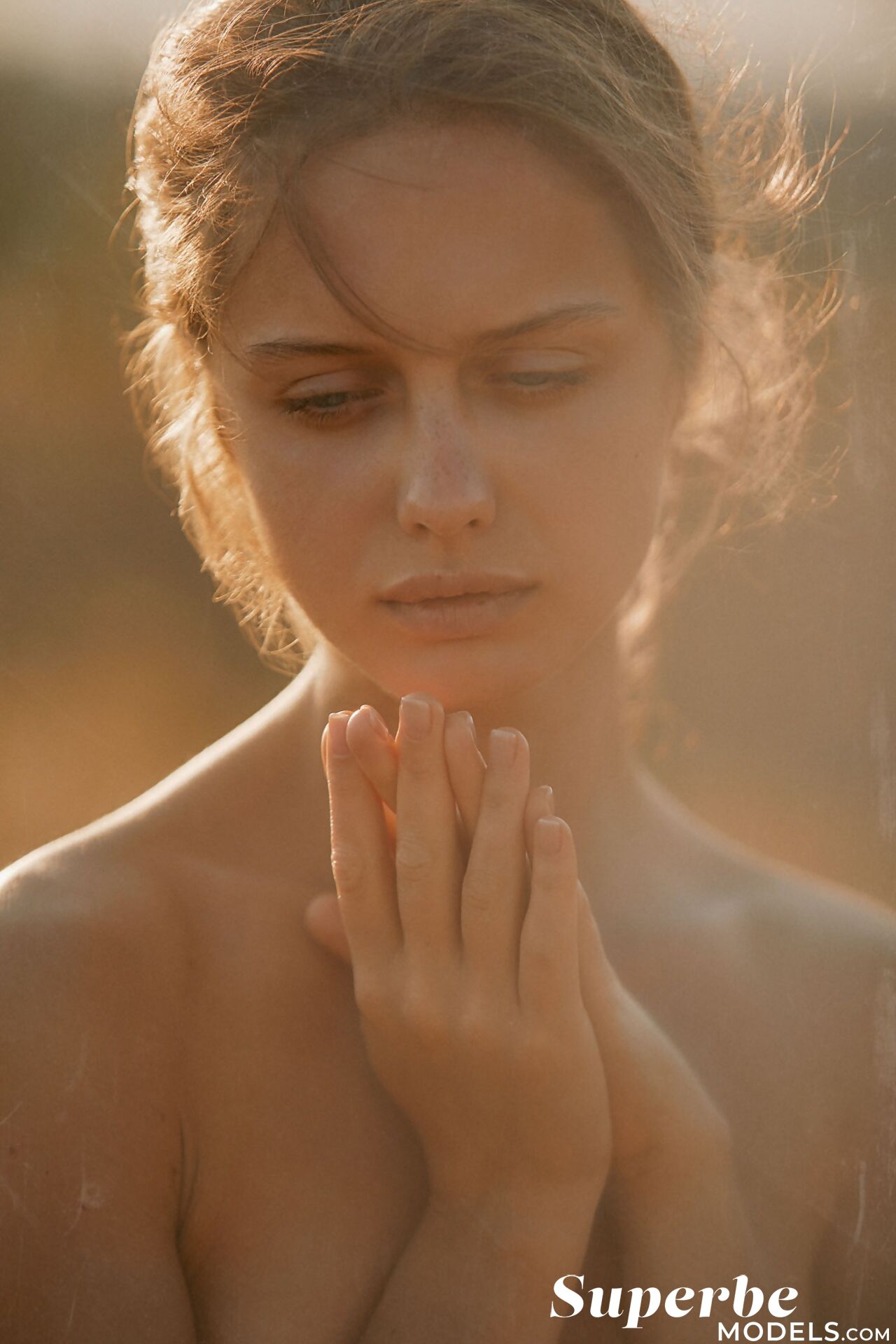 Amelie Lou in Superbe set Endless Summer