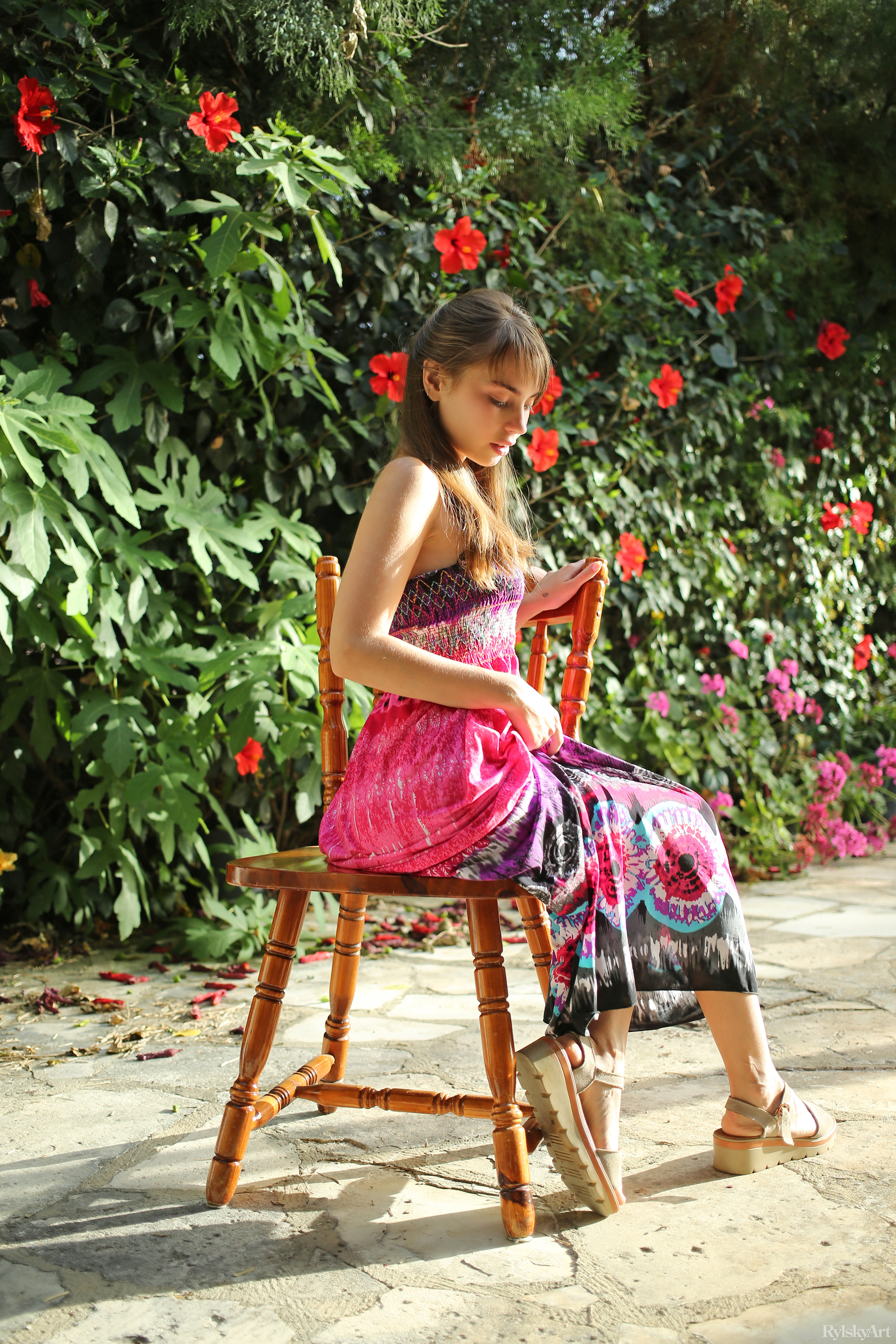 Sofy Bee in Rylsky Art set Quvavilebi