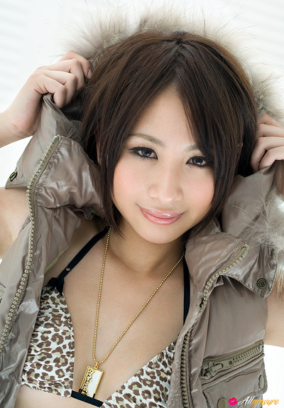 Reina Mamiya in Party Girl from All Gravure