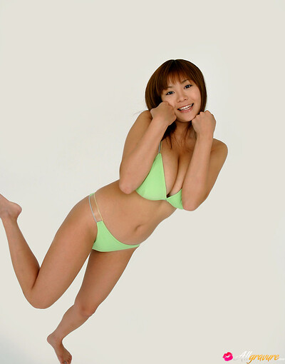Romantic and effortlessly beautiful angel Yoko Matsugane flaunts her sexy body