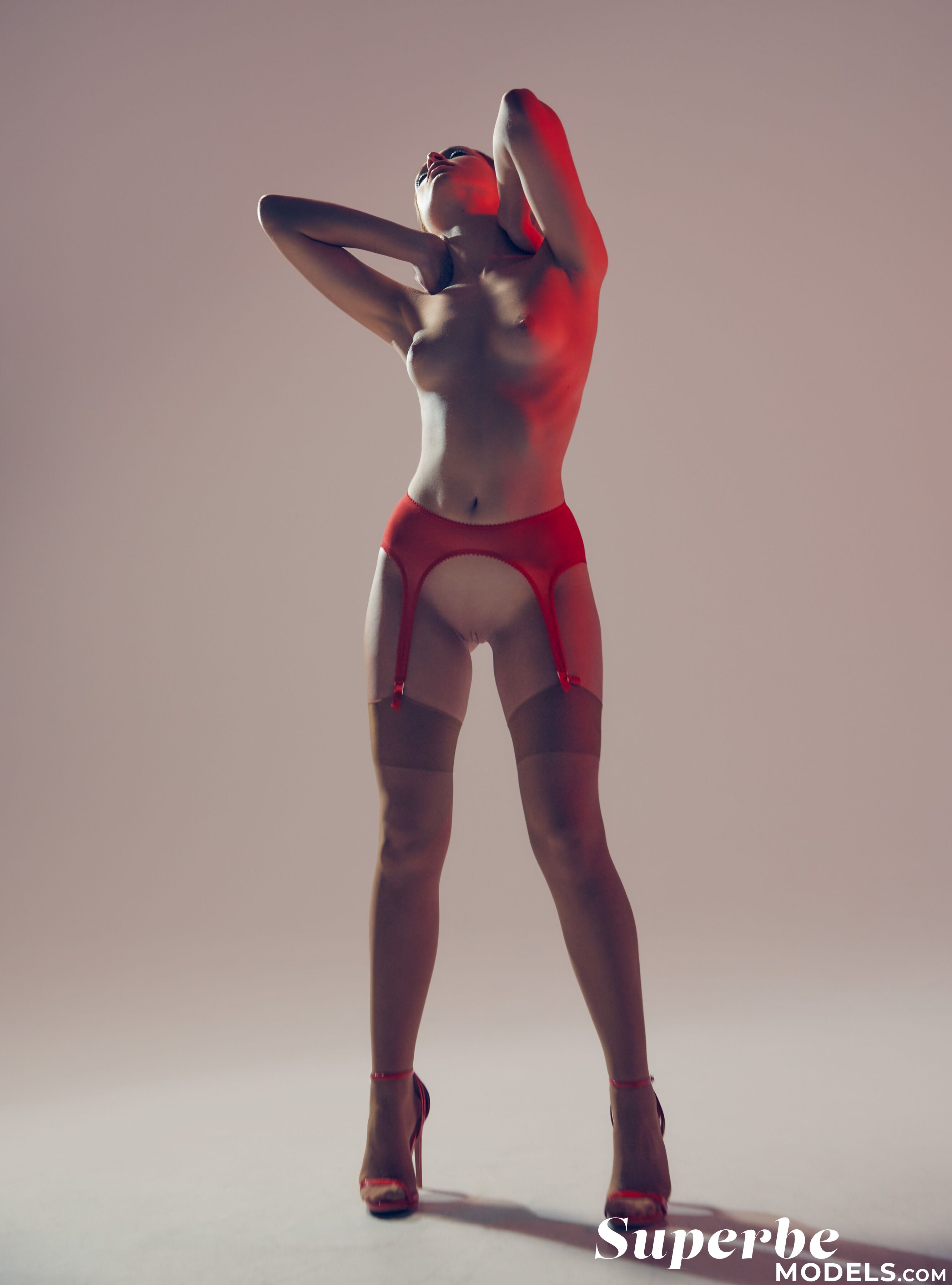 Dolly Haas in Superbe set Red Echo