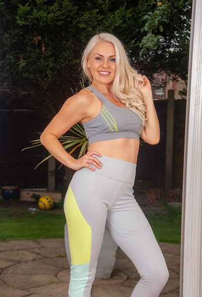 Fergie Armstrong in Fergie Does A Workout from Cosmid