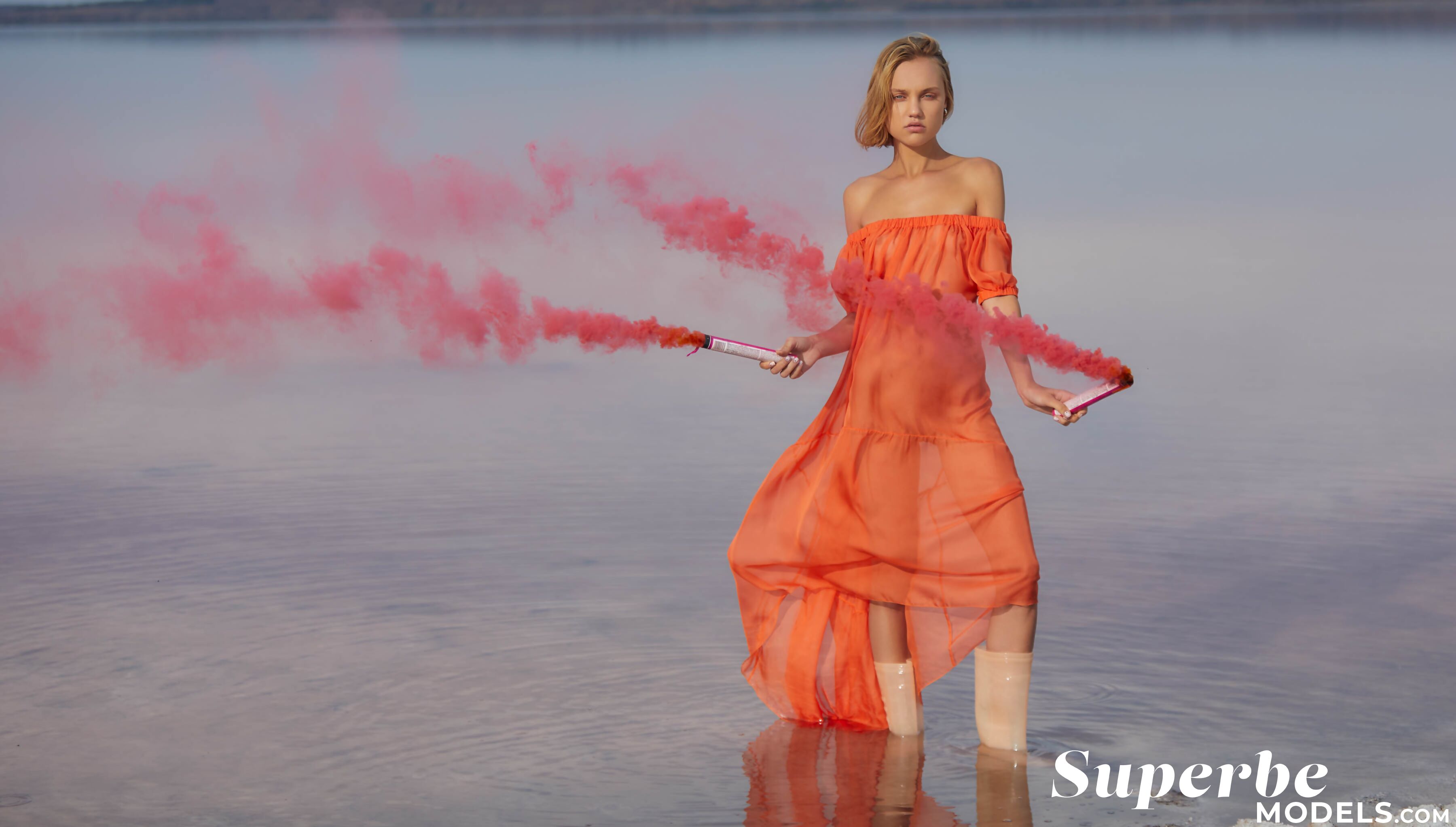 Hannah Ray in Superbe set Dead Sea Poems