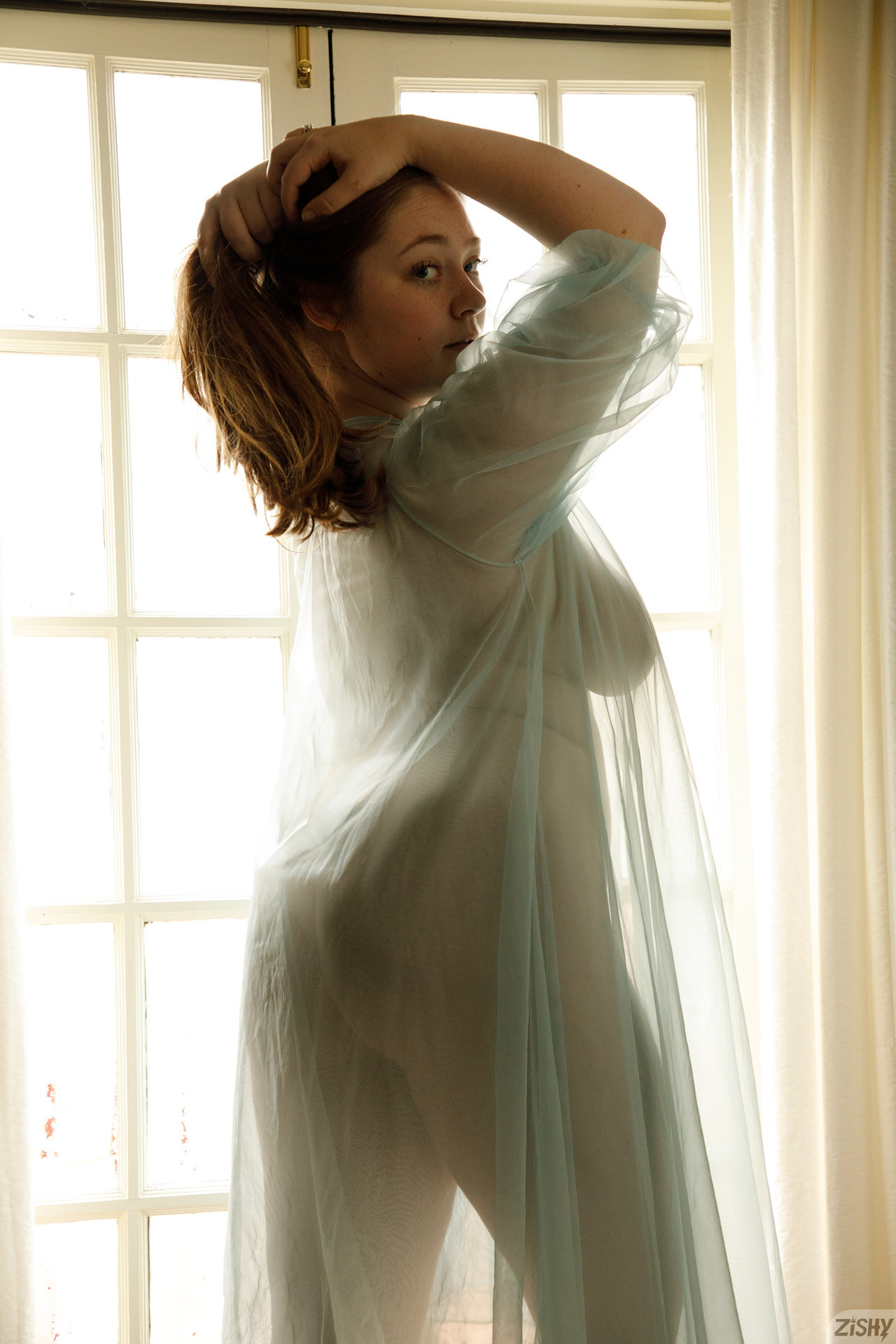 Rose Fessenden in Zishy set Instant Oatmeal