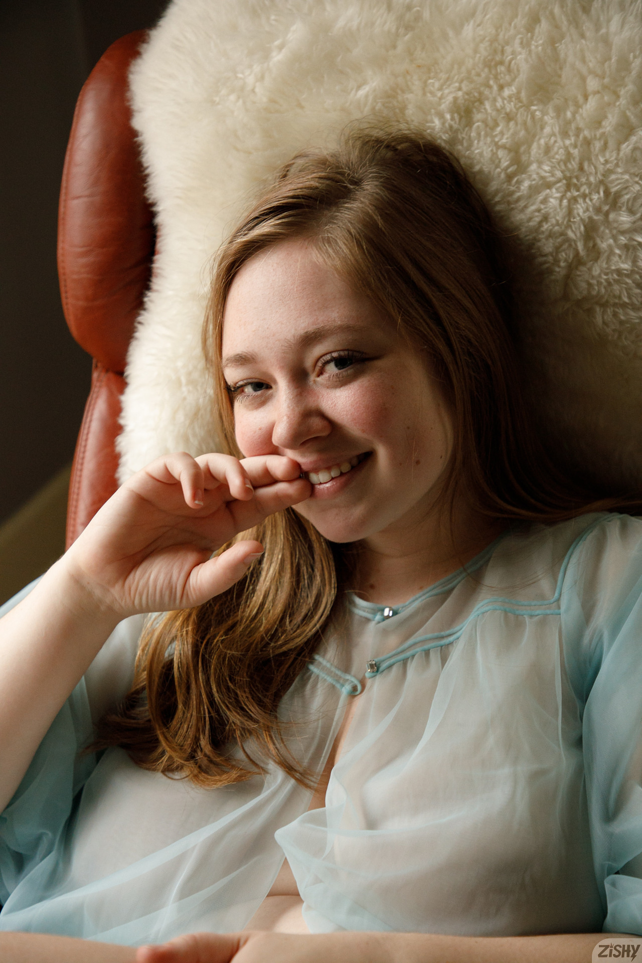 Rose Fessenden in Zishy set Instant Oatmeal