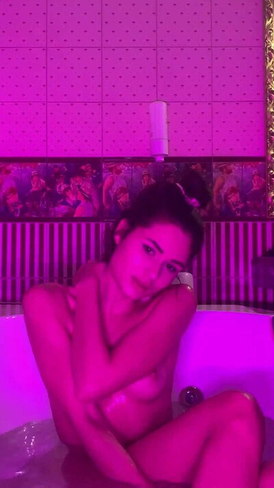 Irresistible stunner Layla Balan enjoys a warm bath in the bathtub
