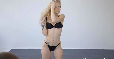 Alice Malyshko loves to bare her naked skinny figure in front of the camera