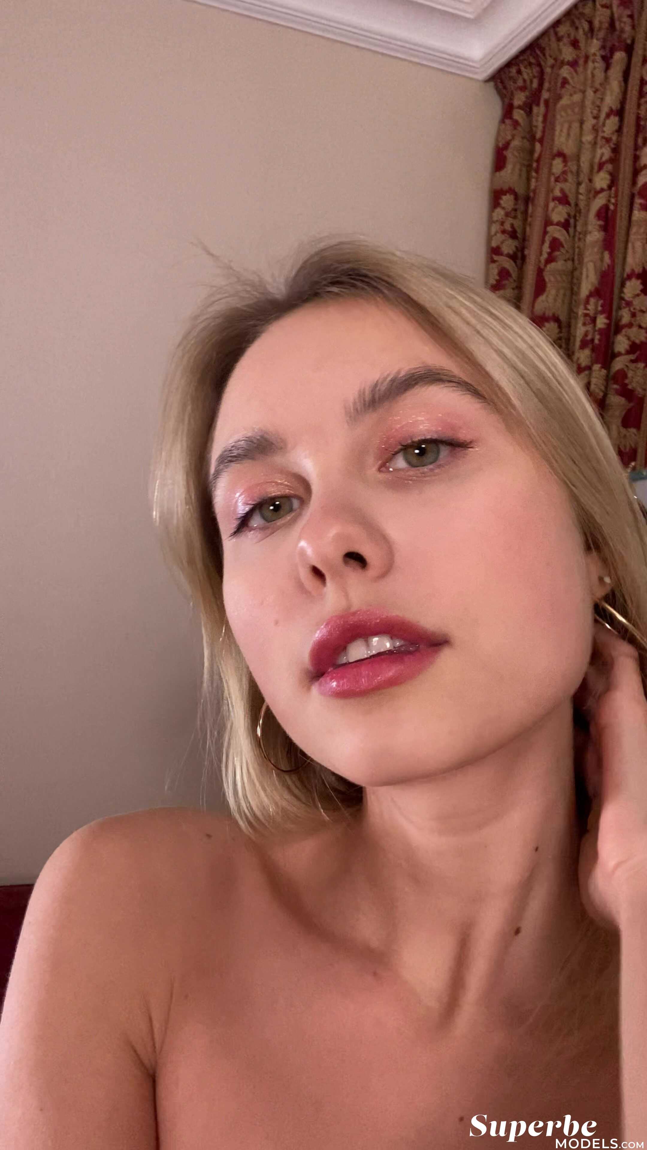 Sophia Blum in Superbe set Sophia Blum