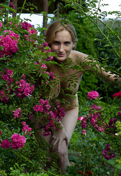 Leona in Im a gardener from Stunning 18