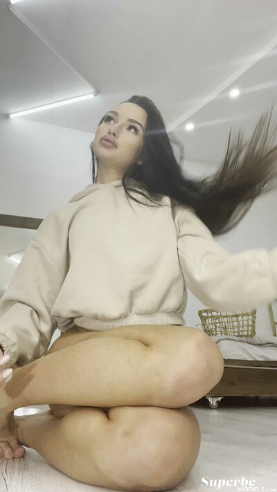 Jess Leon in Jess Leon from Superbe Models