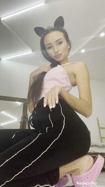 Jess Leon in Jess Leon from Superbe Models