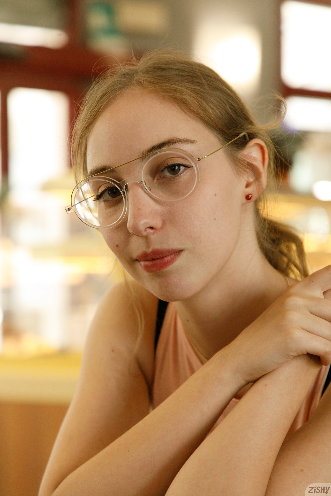 Claudia Veneza in Zishy set Cafe Claudia