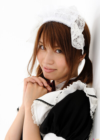 Aki Kogure in Servant Girl 2 from All Gravure