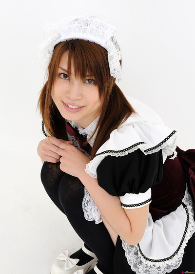 Aki Kogure in Servant Girl 2 from All Gravure