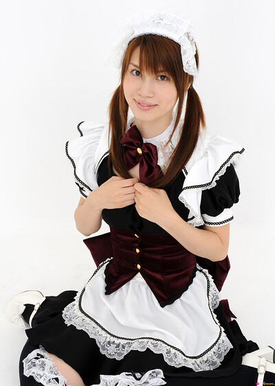 Aki Kogure in Servant Girl 2 from All Gravure