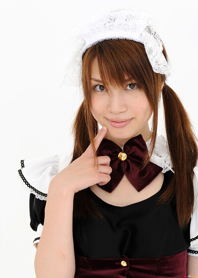 Aki Kogure in Servant Girl 2 from All Gravure