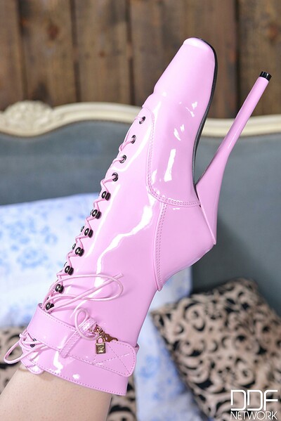 Latex Lucy in Dangerous Heels from Hot Legs and Feet