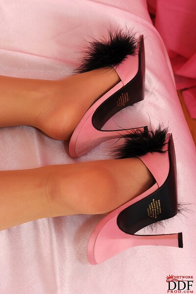 Sofia in Modern pinup retro flair! from Hot Legs and Feet