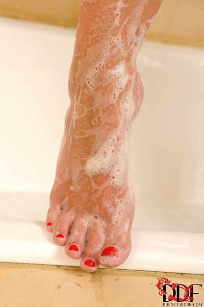 Vanessa Jordin in Bath Time For Lovers! from Hot Legs and Feet