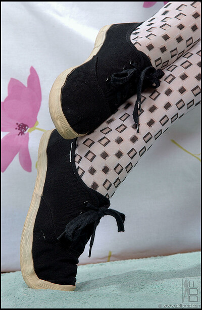 Yasmine Gold in Yasmine Gold from Hot Legs and Feet