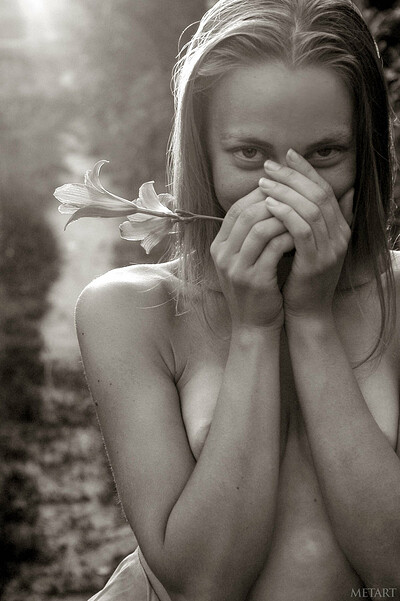 Erin C in Flower from Met Art