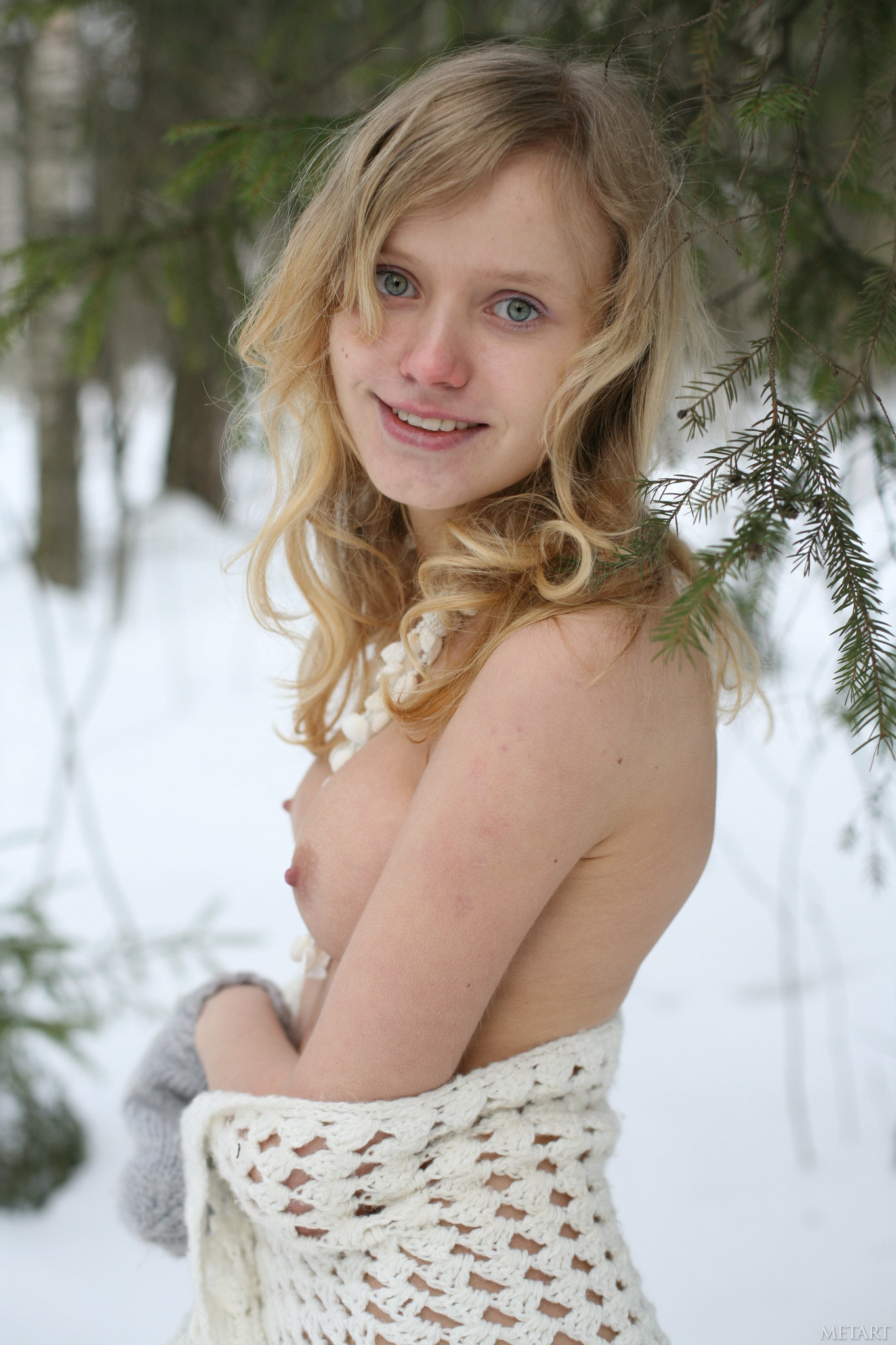 Yana F in Met Art set Tundra