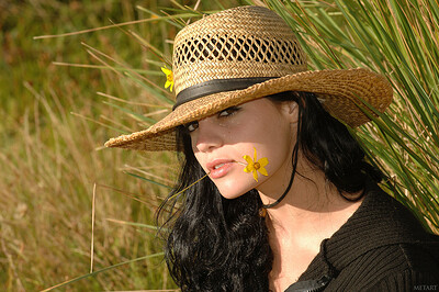 Jaqui in Jardin from Met Art