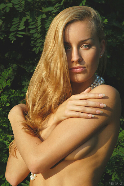 Liza B in Look from Met Art