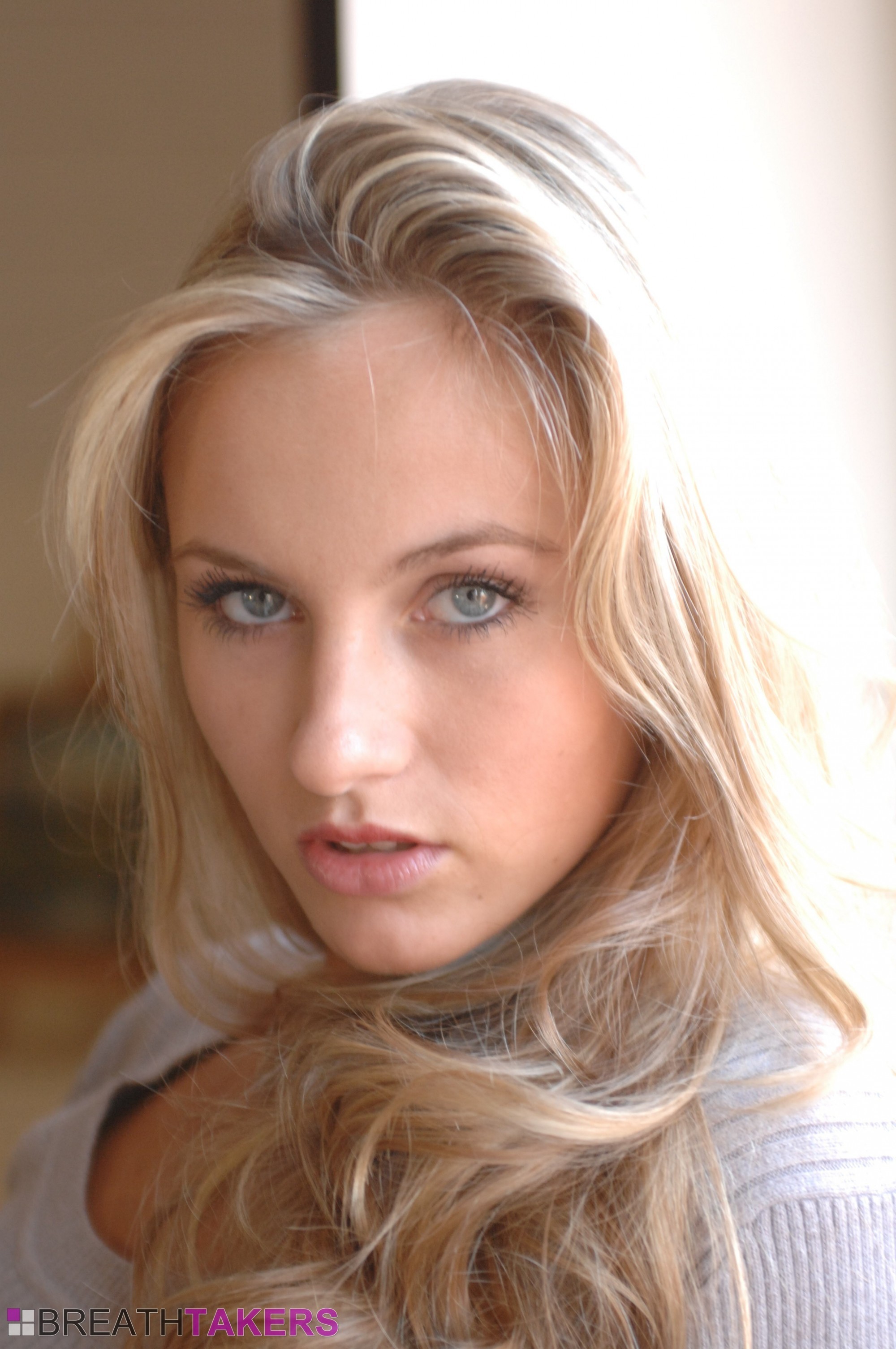 Natasha in Breathtakers set Cushions