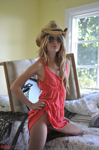 Sarah James in Mad Cow Girl from Girlfolio