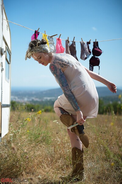 Anna Quinn in Caravan Club from Girlfolio